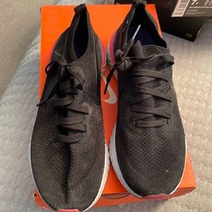 Women’s Nike React Flyknit 2. Size 9